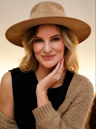 Carla Biesinger, Online course creator